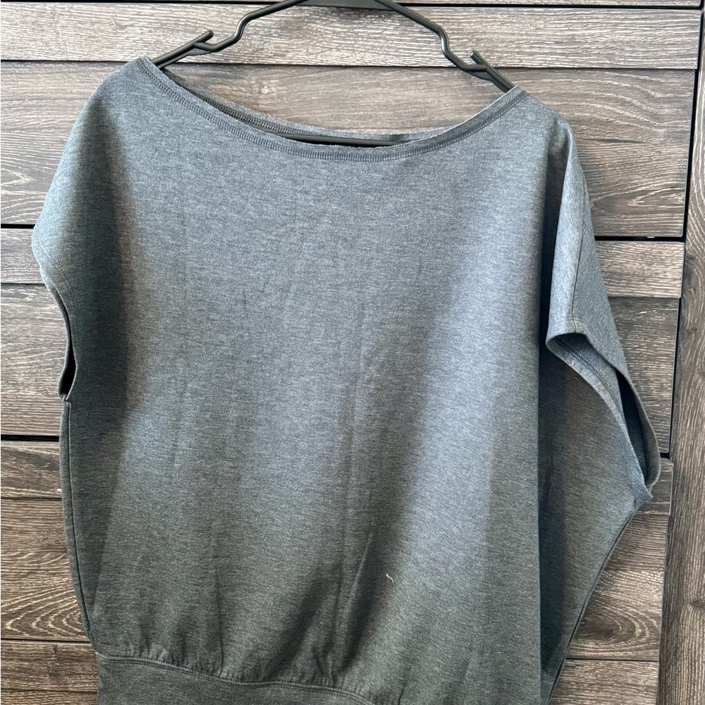 EXPRESS Short Sleeve Asymmetrical Off
The Shoulder Sweatshirt NWT SZ SM